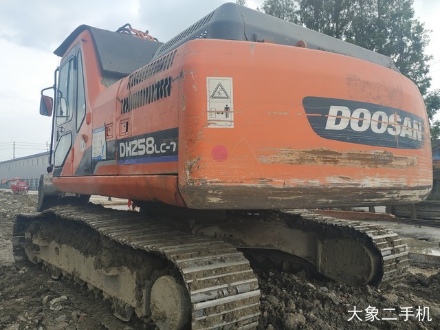 斗山 DH225LC-9 挖掘机