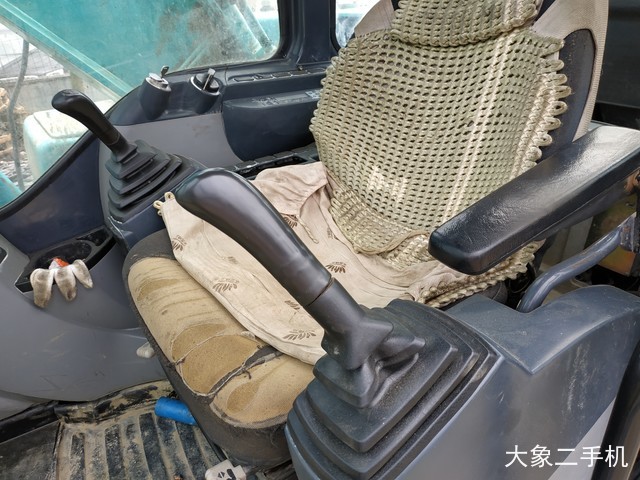 神钢 SK260LC-8 挖掘机