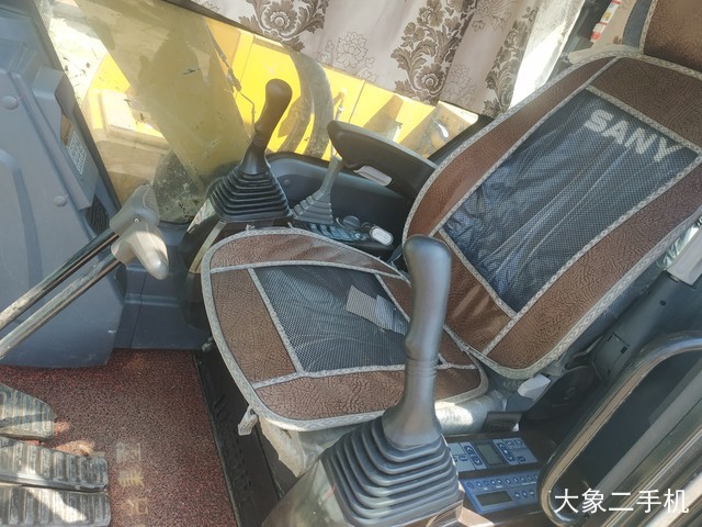 三一重工 SY75C 挖掘机