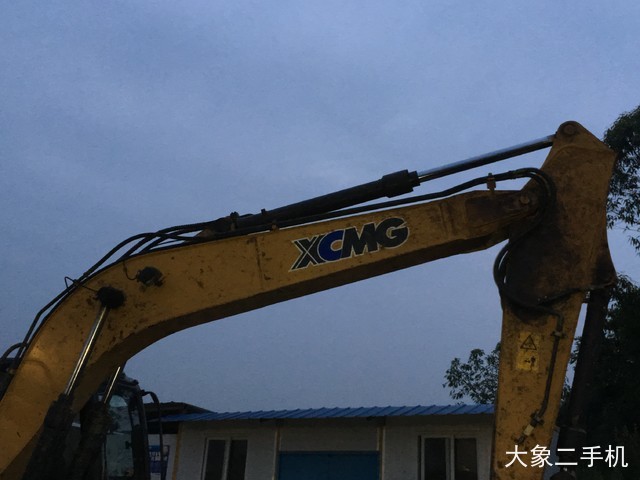 徐工 XE135B 挖掘机