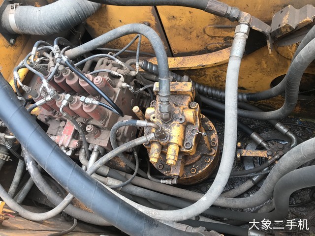 现代 R225LC-7 挖掘机
