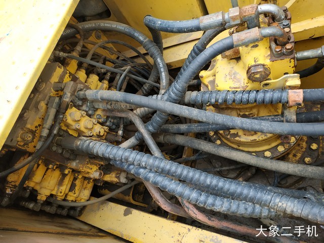 小松 PC240LC-8 挖掘机