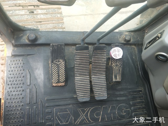 徐工 XE150D 挖掘机