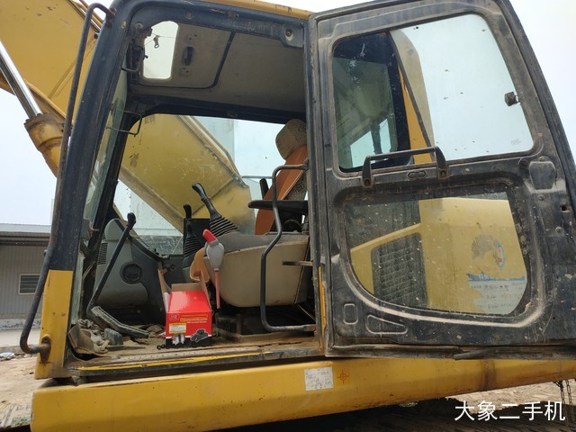 小松 PC200-8 挖掘机