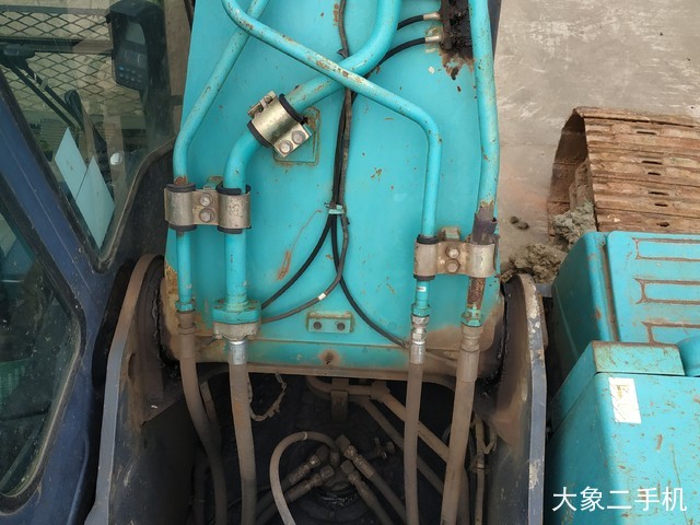 神钢 SK270D-8 挖掘机