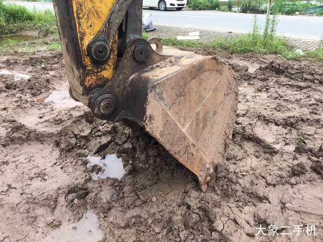 徐工 XE135B 挖掘机