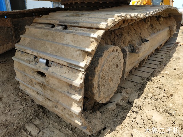 龙工 LG6225E 挖掘机