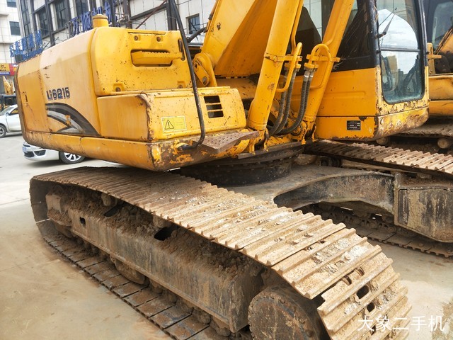 龙工 LG6215 挖掘机