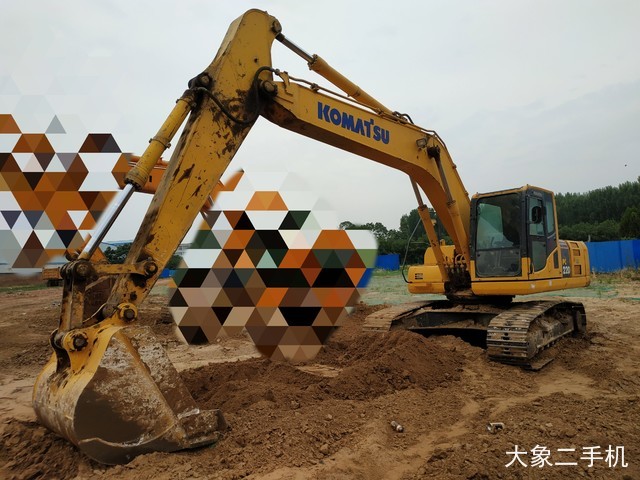 小松 PC220-8M0 挖掘机