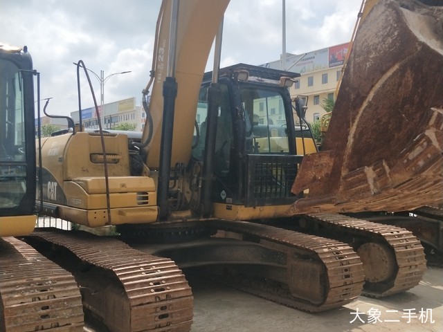 卡特彼勒 323DL 挖掘机