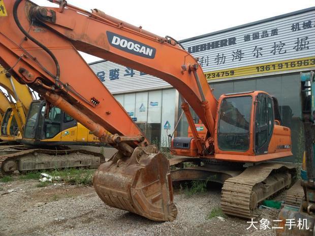 斗山 DX260LC 挖掘机
