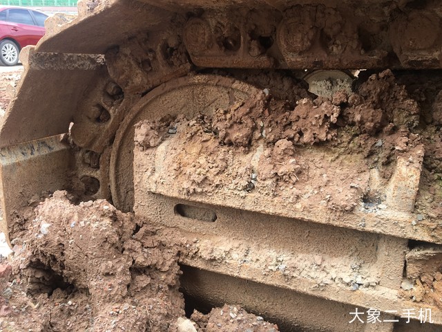 徐工 XE270DK 挖掘机