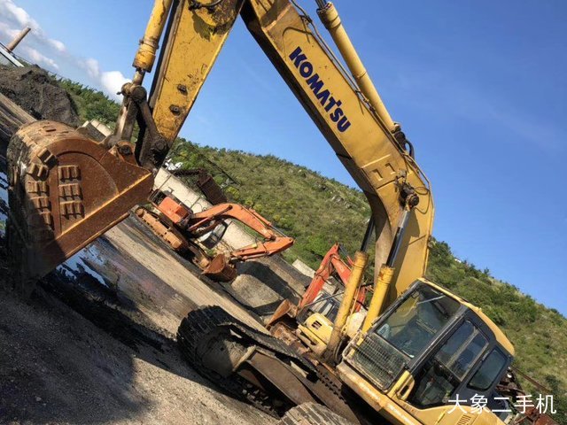 小松 PC270-7 挖掘机