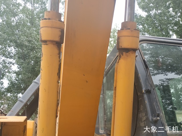 现代 R225LC-7 挖掘机