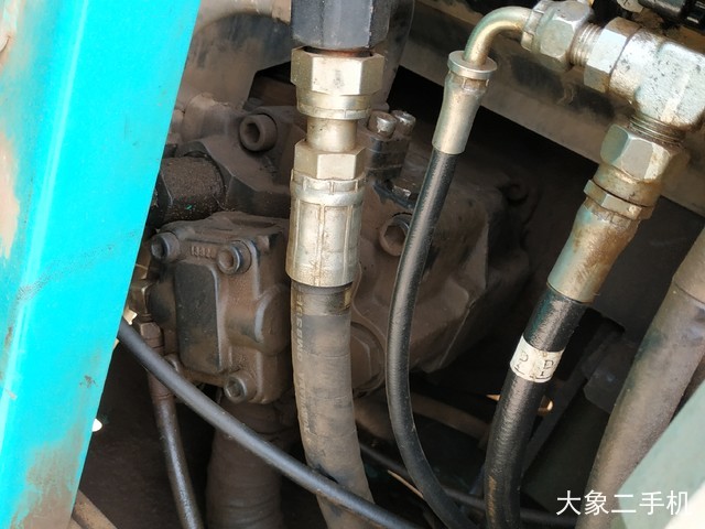 神钢 SK75-8 挖掘机