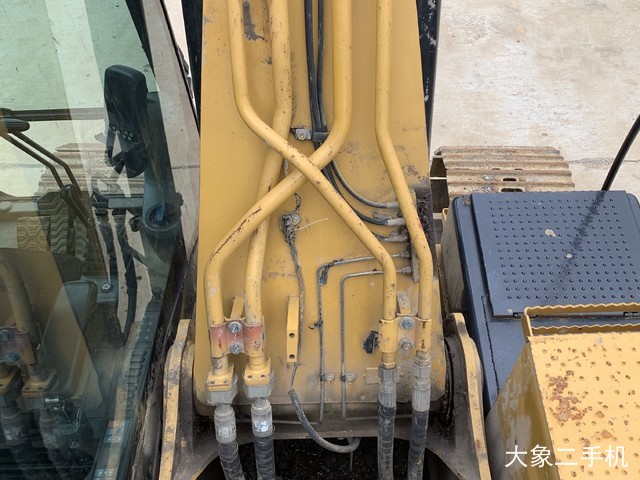 卡特彼勒 323DL 挖掘机