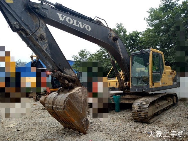 沃尔沃 EC210BLC 挖掘机