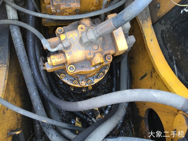 现代 R225LC-7 挖掘机
