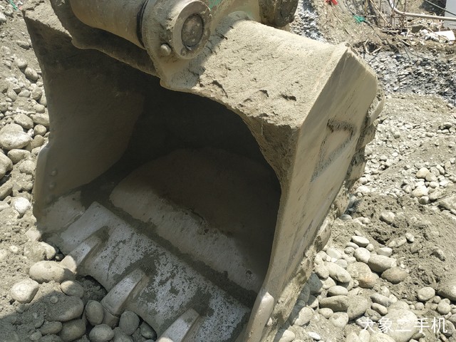 神钢 SK260LC-8 挖掘机