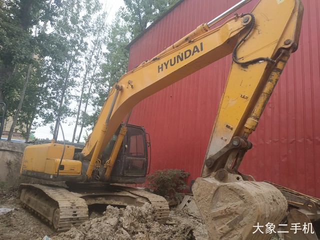 现代 R225LC-7 挖掘机