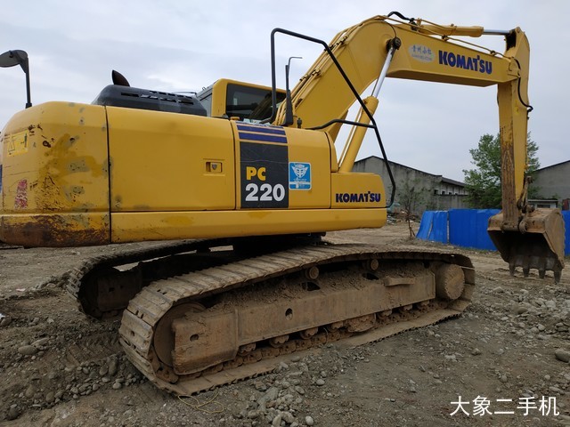小松 PC220-8M0 挖掘机