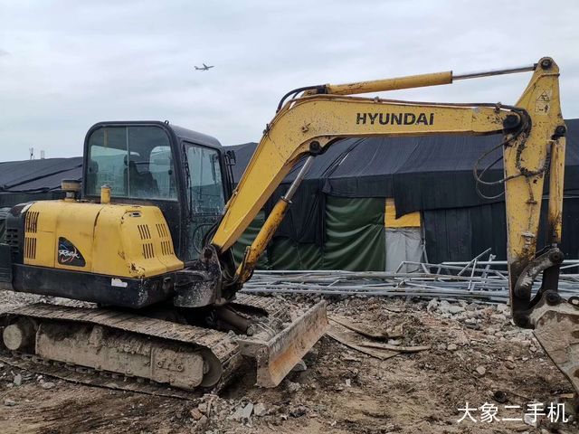 现代 R60-7 挖掘机