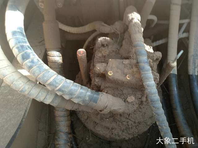 三一重工 SY285C-8 挖掘机