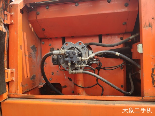 斗山 DX300LC 挖掘机