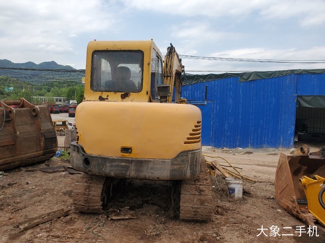 山重建机 JCM906D 挖掘机