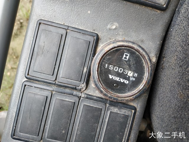 沃尔沃 EC210BLC 挖掘机