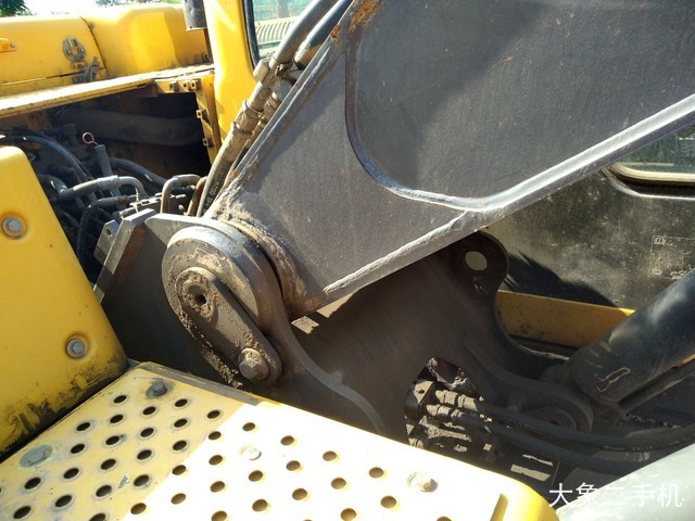 沃尔沃 EC210B 挖掘机