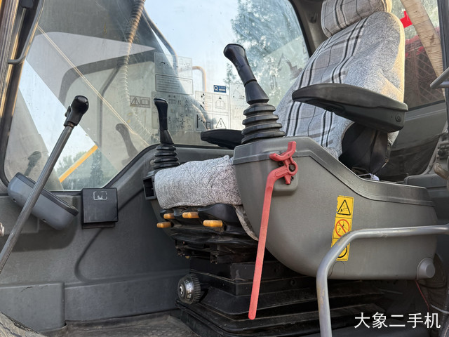 沃尔沃 EC210BLC 挖掘机