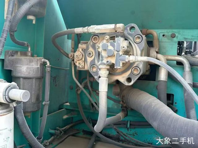 神钢 SK260 挖掘机