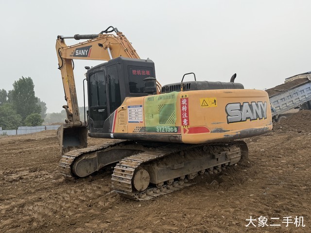 三一重工 SY215C-9 挖掘机