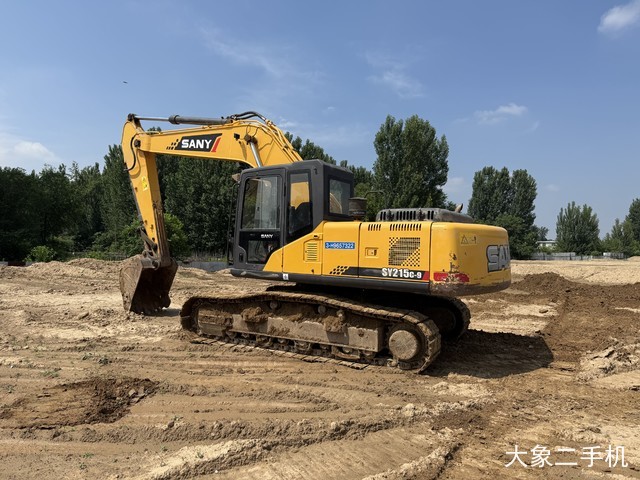 三一重工 SY215C-9 挖掘机