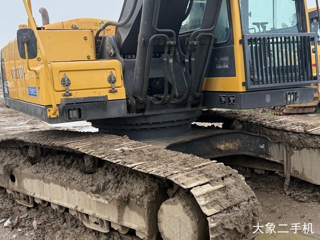 沃尔沃 EC240 挖掘机