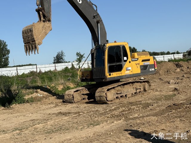 沃尔沃 EC210B 挖掘机