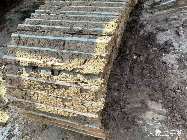 神钢 SK260 挖掘机