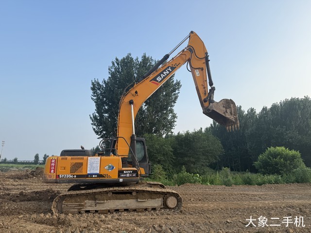 三一重工 SY235C-9 挖掘机