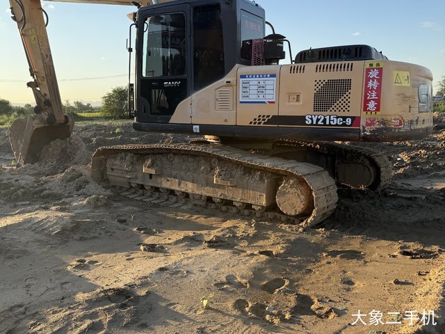 三一重工 SY215C-9 挖掘机