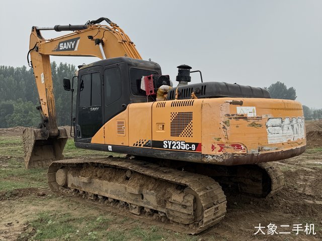 三一重工 SY235C-9 挖掘机