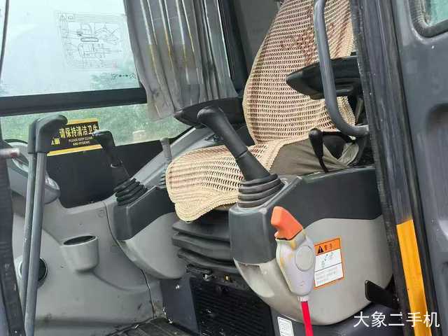 徐工 XE60D 挖掘机