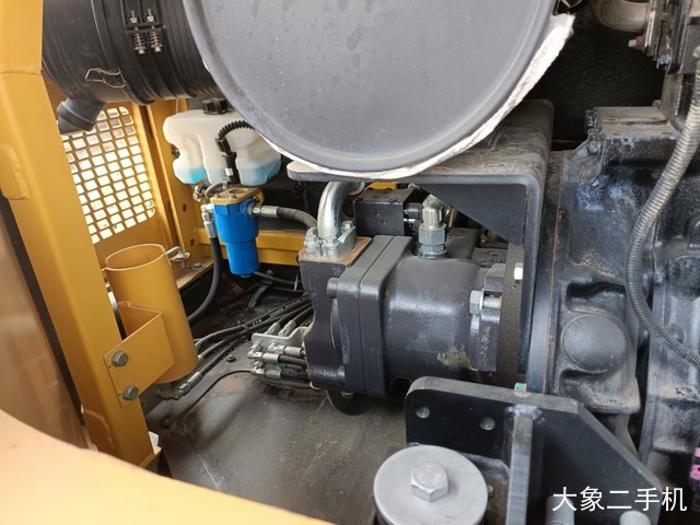 山东临工 E685F 挖掘机