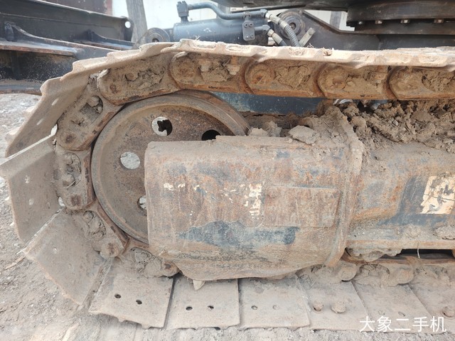 山东临工 E660FL 挖掘机