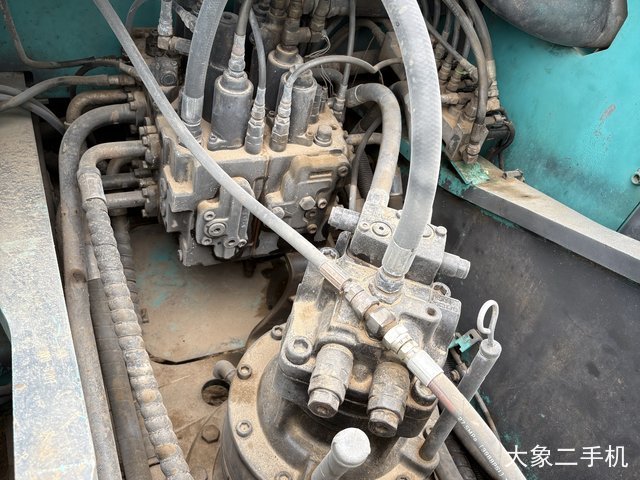 神钢 SK210 挖掘机