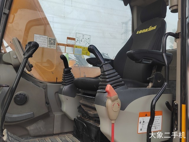 龙工 LG6150 挖掘机