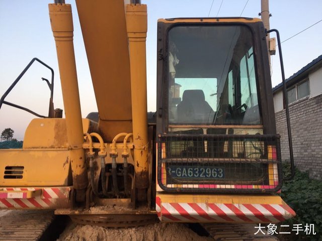 小松 PC200-8M0 挖掘机