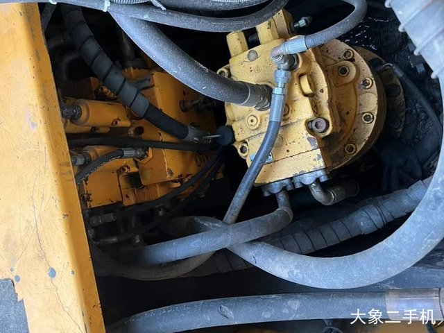 现代 R225LC-7 挖掘机