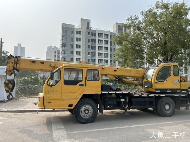 徐工 QY12 起重机