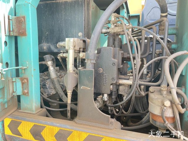神钢 SK75-8 挖掘机